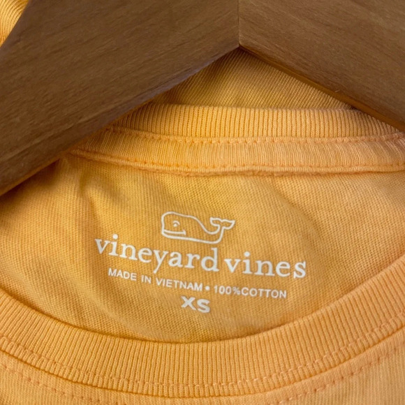 Vineyard Vines Women’s Orange sherbert colored whale pocket t-shirt, XS - Picture 3 of 4
